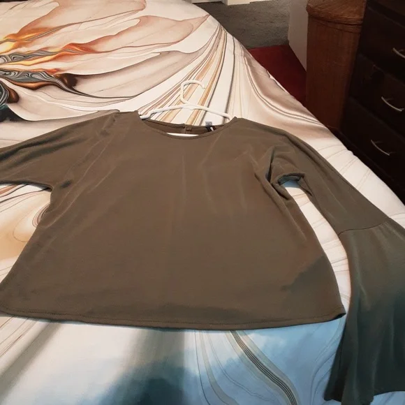 Design Lab top - Picture 3 of 5